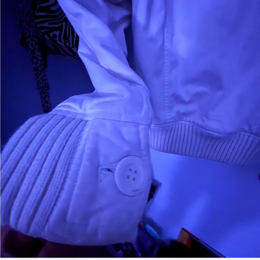white winter jacket - Picture 7 of 7